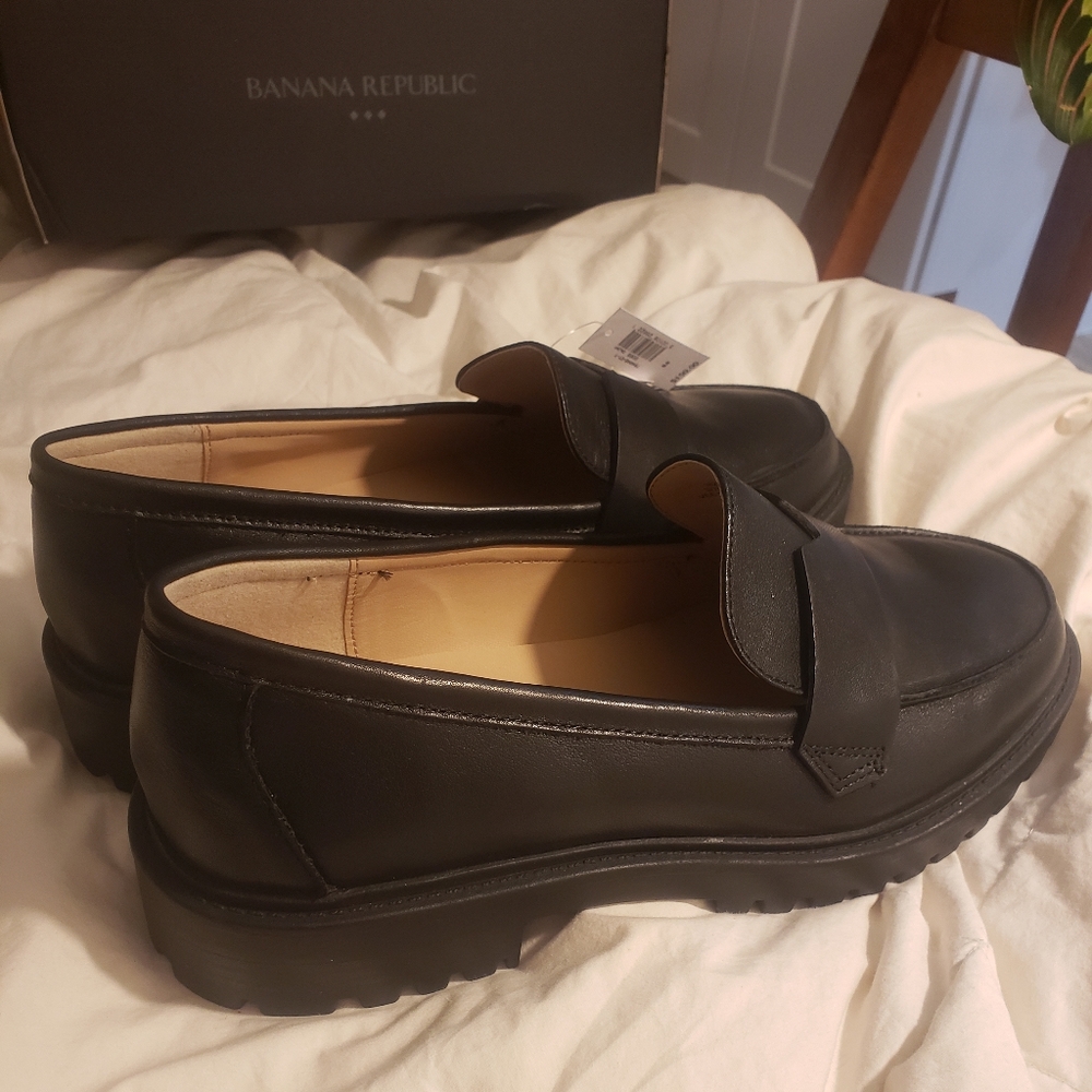 NWT: Leather Lug Sole Loafers - Banana Republic